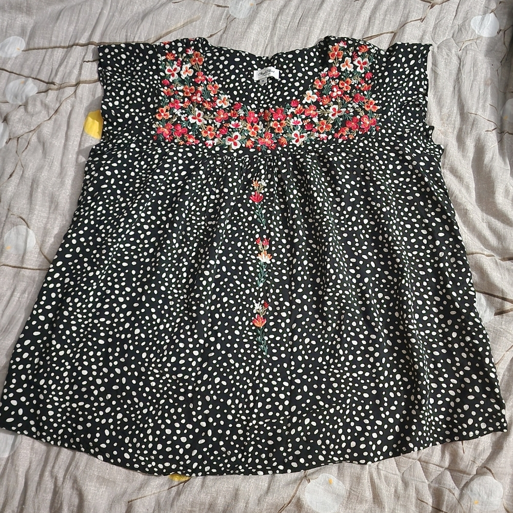 Angel Heart Boutique AHB sz 1X embroidered ruffle top